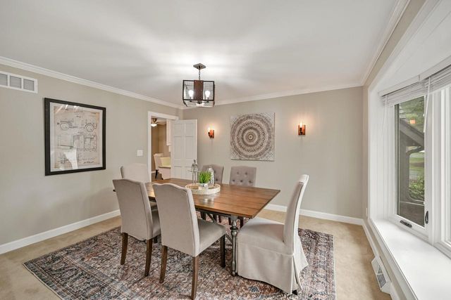 11115 N Wyngate TRACE, Mequon, WI 53092