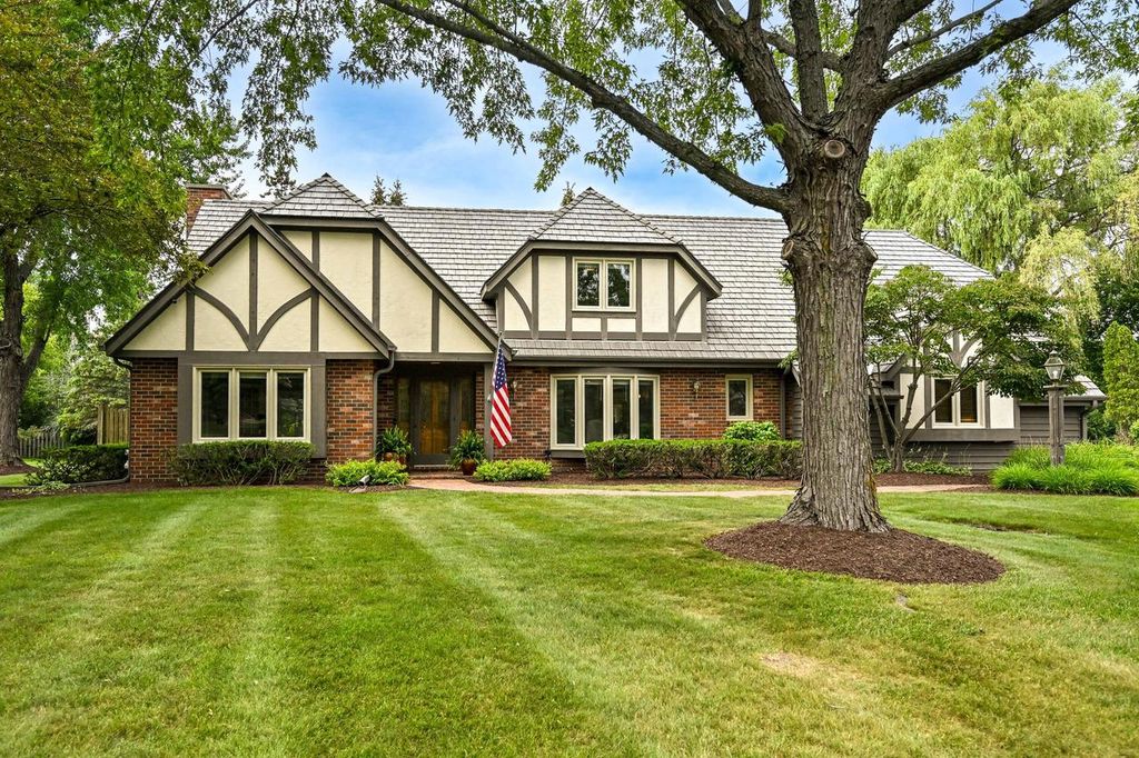 11115 N Wyngate TRACE, Mequon, WI 53092