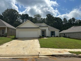 957 Riverside Lane, Pearl, MS 39208