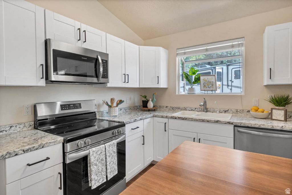 Image 6 of property listing at 2990 E RIVERSIDE DR #7, St. George, UT 84790