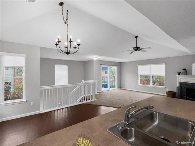 731 Amberly Drive, Waterford, MI 48328