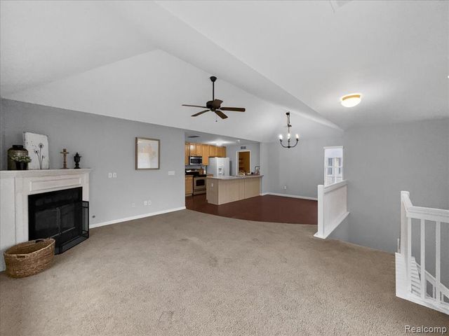731 Amberly Drive, Waterford, MI 48328