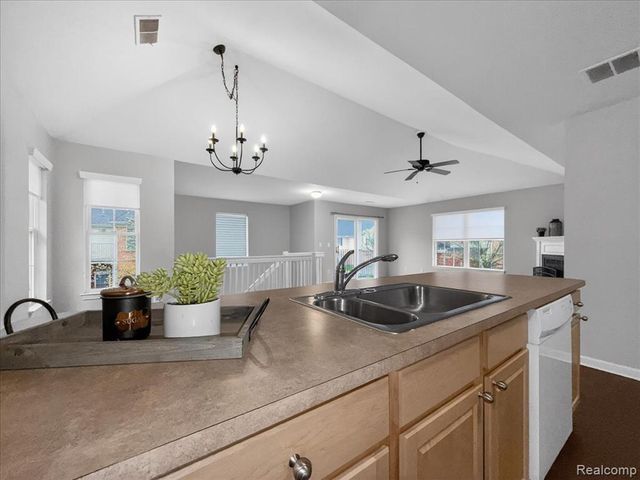 731 Amberly Drive, Waterford, MI 48328