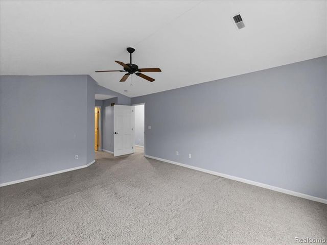 731 Amberly Drive, Waterford, MI 48328