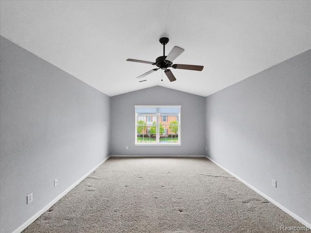 731 Amberly Drive, Waterford, MI 48328