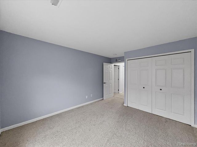 731 Amberly Drive, Waterford, MI 48328