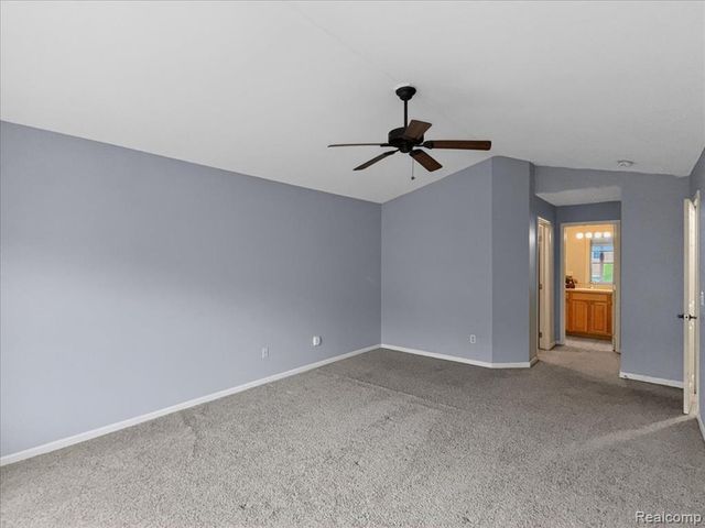 731 Amberly Drive, Waterford, MI 48328