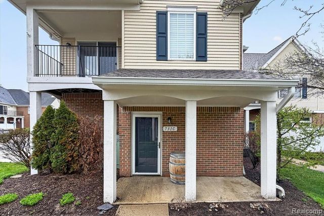731 Amberly Drive, Waterford, MI 48328