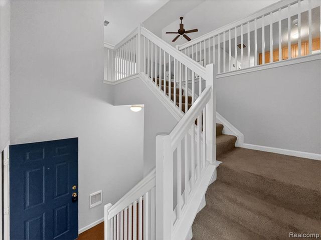 731 Amberly Drive, Waterford, MI 48328