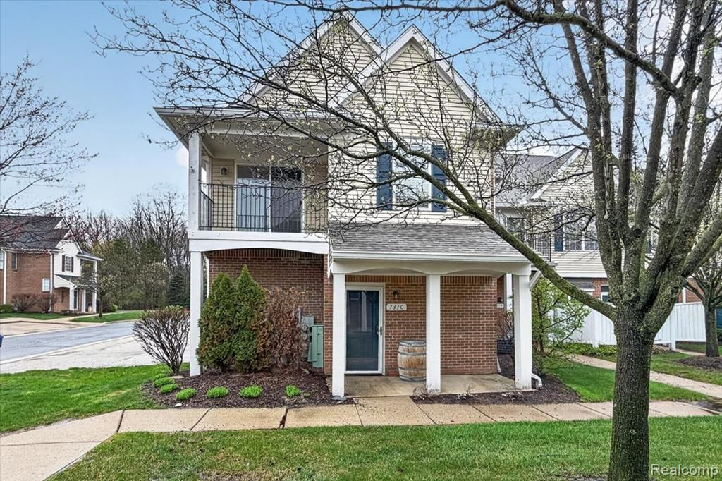 731 Amberly Drive, Waterford, MI 48328