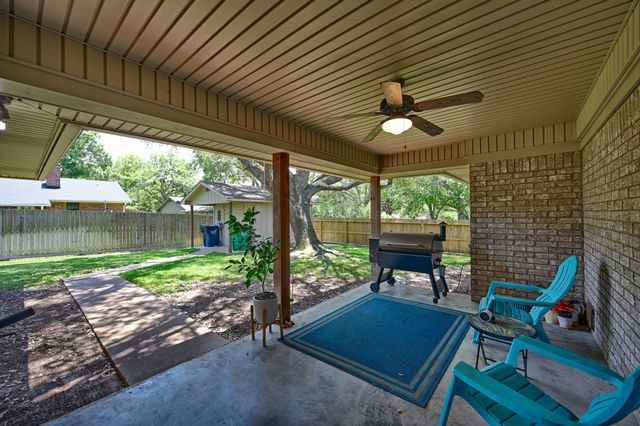 1600 Pecan, Brenham, TX 77833