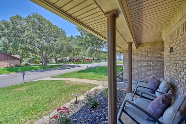 1600 Pecan, Brenham, TX 77833