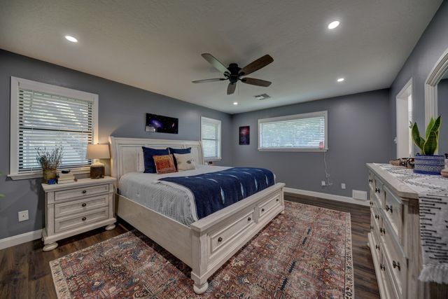 1600 Pecan, Brenham, TX 77833