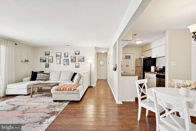 21 BUENA CT, Blackwood, NJ 08012