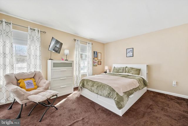 21 BUENA CT, Blackwood, NJ 08012