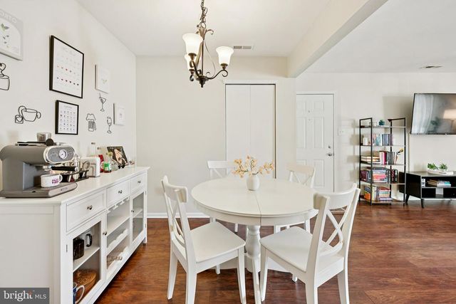 21 BUENA CT, Blackwood, NJ 08012