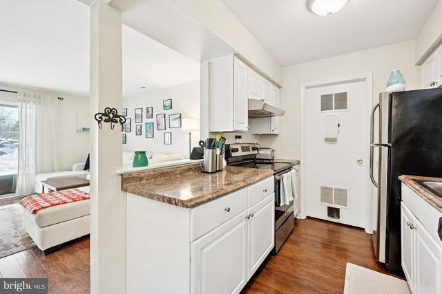 21 BUENA CT, Blackwood, NJ 08012