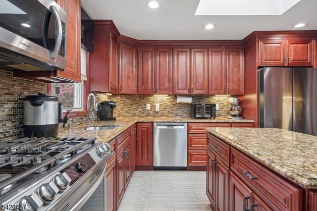 20 Cleveland Terrace, West Orange Twp., NJ 07052