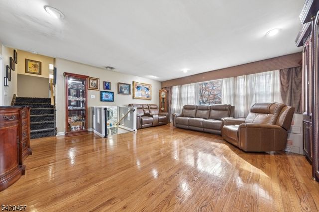 20 Cleveland Terrace, West Orange Twp., NJ 07052