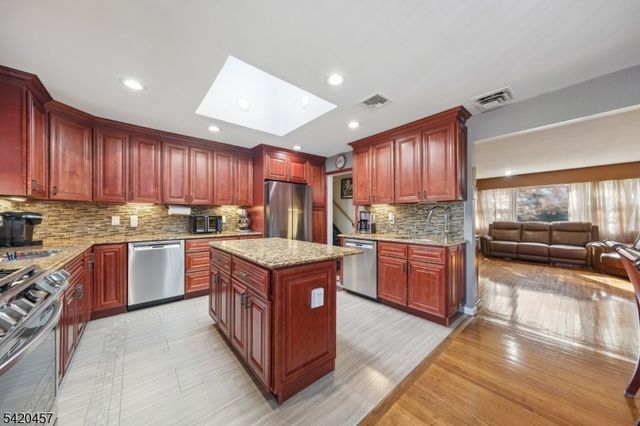 20 Cleveland Terrace, West Orange Twp., NJ 07052