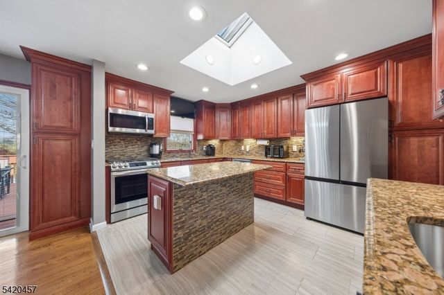 20 Cleveland Terrace, West Orange Twp., NJ 07052