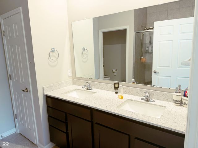 2538 Riviera Place, Greenwood, IN 46143
