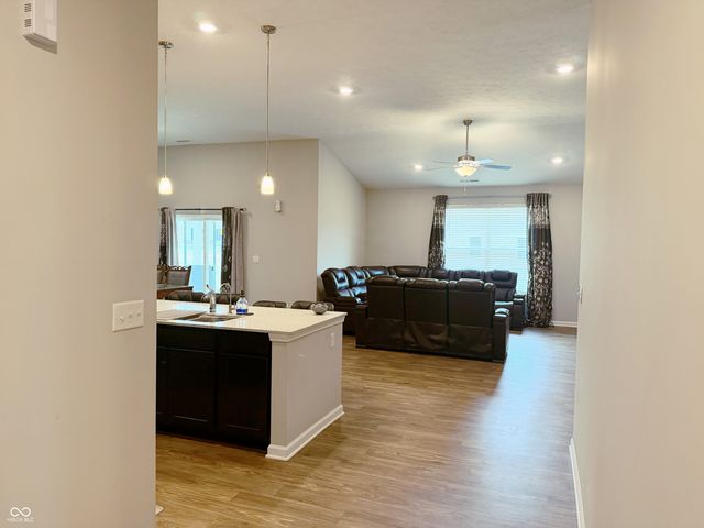 2538 Riviera Place, Greenwood, IN 46143