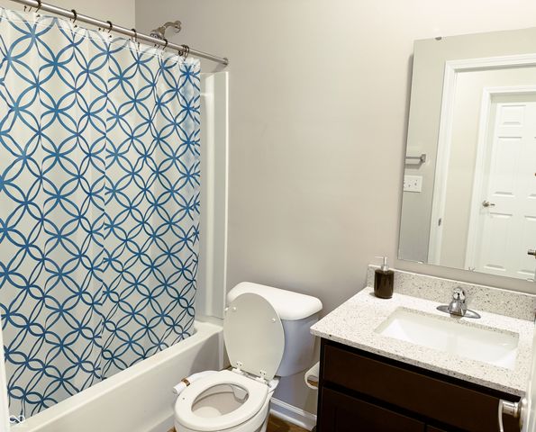 2538 Riviera Place, Greenwood, IN 46143