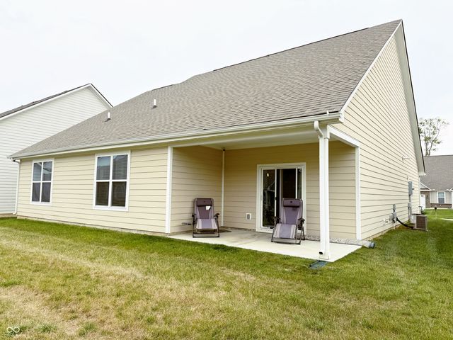 2538 Riviera Place, Greenwood, IN 46143