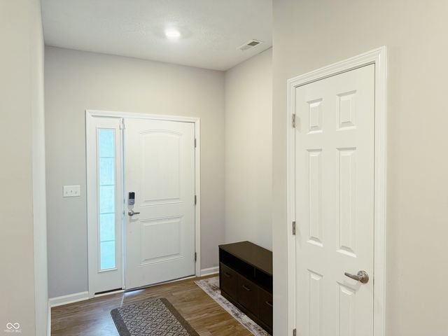 2538 Riviera Place, Greenwood, IN 46143