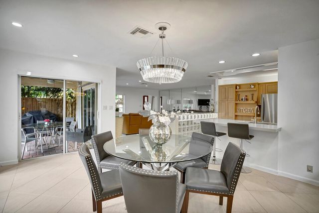 290 E FERN Drive, Boca Raton, FL 33432