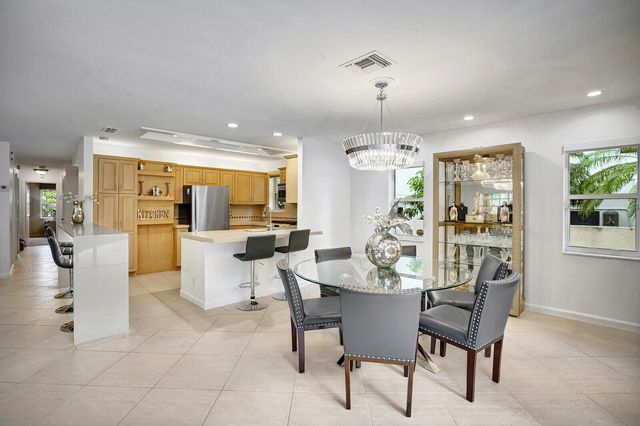 290 E FERN Drive, Boca Raton, FL 33432