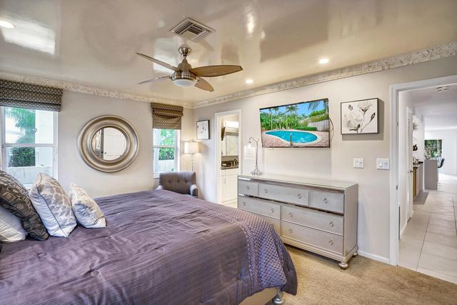 290 E FERN Drive, Boca Raton, FL 33432