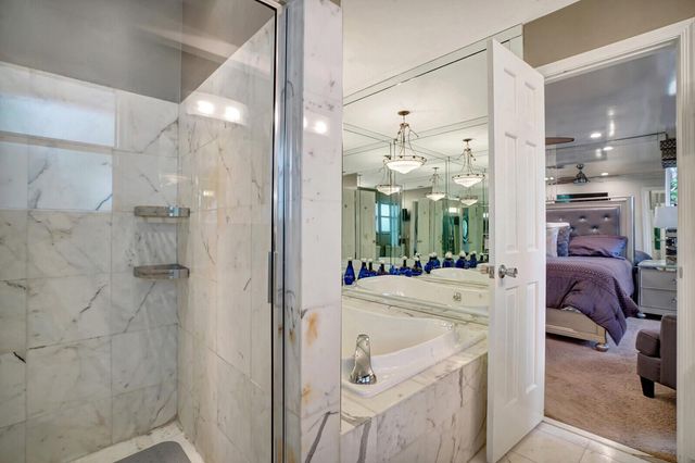 290 E FERN Drive, Boca Raton, FL 33432