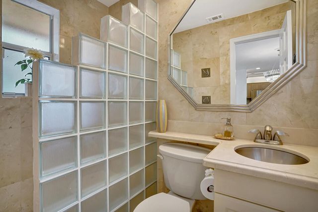 290 E FERN Drive, Boca Raton, FL 33432