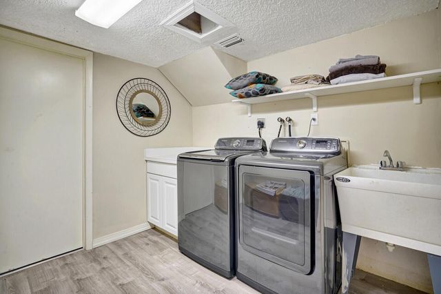290 E FERN Drive, Boca Raton, FL 33432