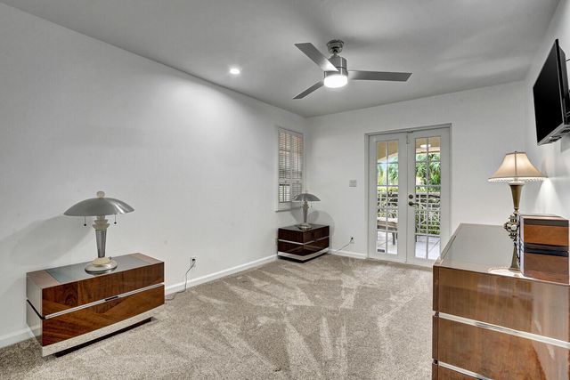 290 E FERN Drive, Boca Raton, FL 33432