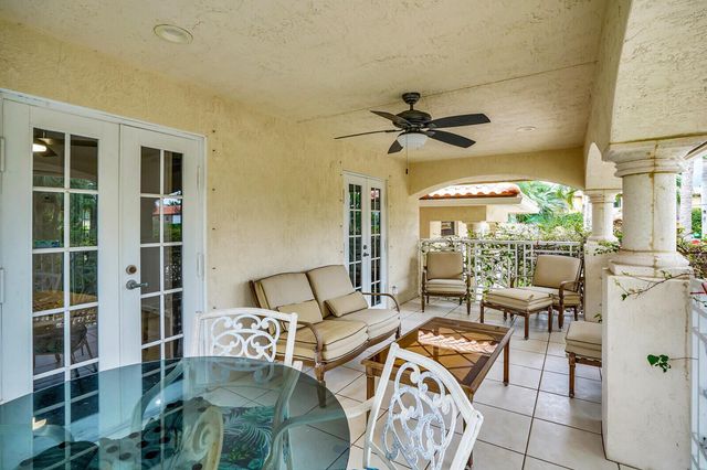 290 E FERN Drive, Boca Raton, FL 33432