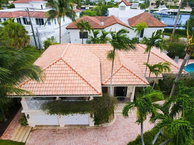 290 E FERN Drive, Boca Raton, FL 33432
