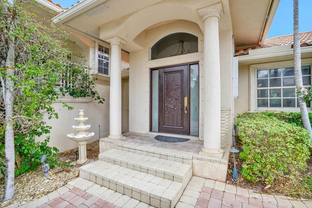 290 E FERN Drive, Boca Raton, FL 33432