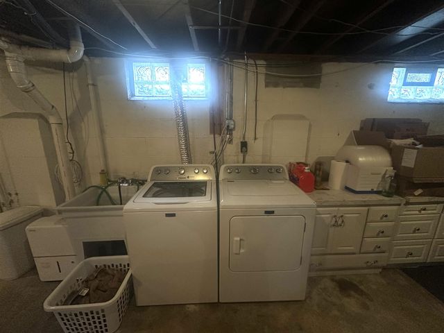 3945 Beach Terrace, West Bloomfield, MI 48323