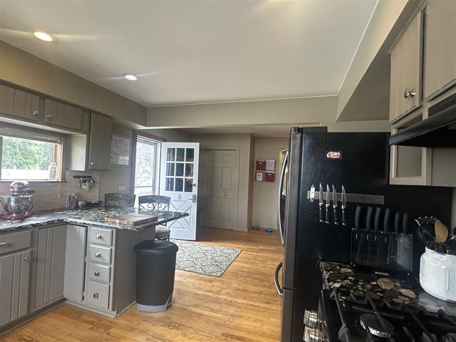 3945 Beach Terrace, West Bloomfield, MI 48323