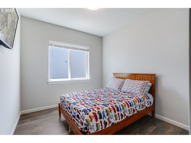 1948 N IVY St, Canby, OR 97013
