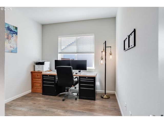 1948 N IVY St, Canby, OR 97013