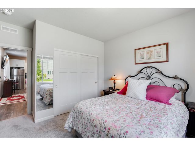 1948 N IVY St, Canby, OR 97013