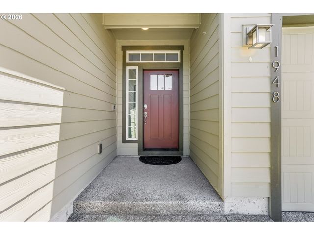 1948 N IVY St, Canby, OR 97013