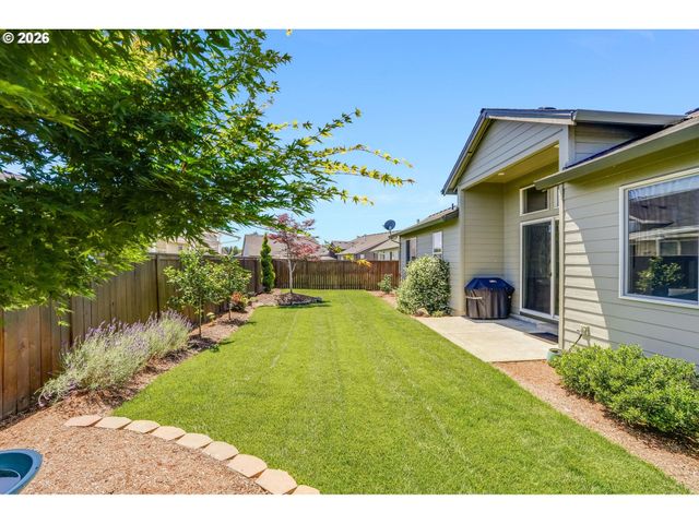 1948 N IVY St, Canby, OR 97013