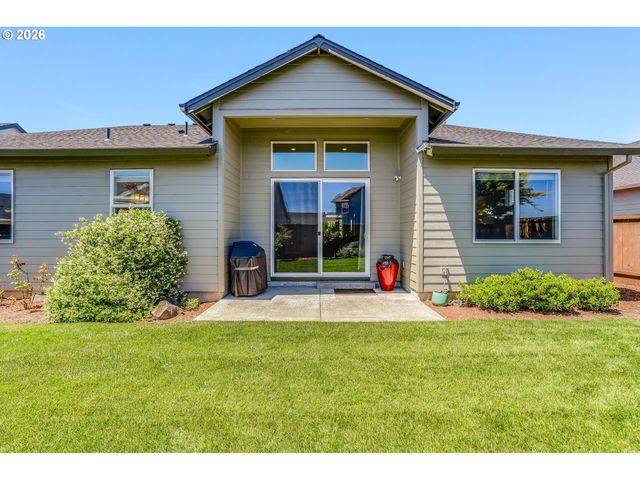 1948 N IVY St, Canby, OR 97013