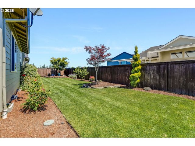 1948 N IVY St, Canby, OR 97013