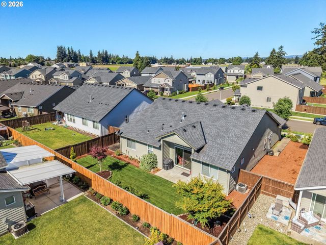 1948 N IVY St, Canby, OR 97013